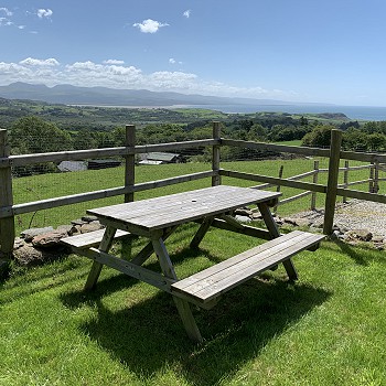 Granary - picnic area outside - self catering accommodation