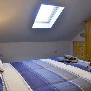 Granary - bedroom - self catering accommodation