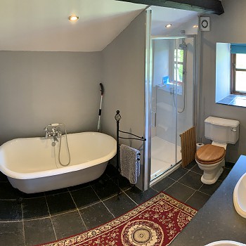 Stable - Bathroom - self catering accommodation
